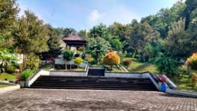 MUSEUM MANUSIA PURBA- Museum Manusia Purba Sangiran Media Edukasi untuk Mengenal dan Mempelajari Sejarah