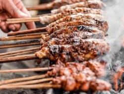 8 Wisata Kuliner Warung Sate Buntel Solo, Rasanya Gak Kaleng-kaleng