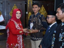 Bupati Sukoharjo Etik Suryani Tekankan Pentingnya Menjaga Persatuan saat Resepsi HUT RI