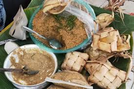 KULINER CABUK RAMBAK- Menjelajahi Kuliner Cabuk Rambak Khas Solo.