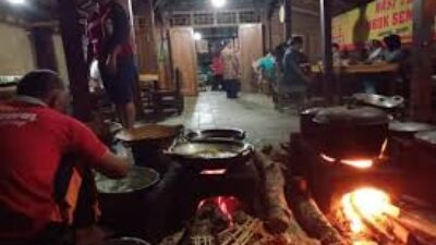 nilah wisata kuliner legendaris Nasi Tiwul Mbok Sembleng di Wonogiri