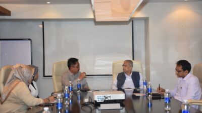 Delegasi UPS Tegal di pimpin langsung Rektor UPS Dr Taufiqulloh MHum berbincang dengan Prof Banerjee, Presiden