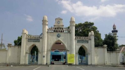 Ini masjid terbesar di Solo