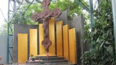 GUA MARIA MOJOSONGO - Gua Maria Mojosongo Solo ini menjadi tempat berdoa umat Katolik.