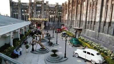 The Heritage Palace merupakan bangunan bekas pabrik gula yang sekarang menjadi destinasi wisata di solo.