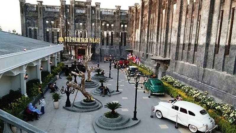 The Heritage Palace merupakan bangunan bekas pabrik gula yang sekarang menjadi destinasi wisata di solo.