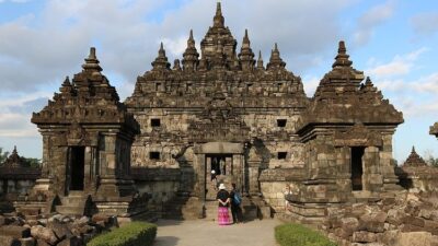 Candi Plaosan merupakan destinasi wisata budaya yang sangat menakjubkan di klaten.