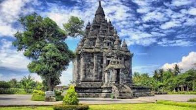 Menjelajahi Panorama Alam Wisata Candi Peninggalan Sejarah di Klaten, Desain Arsitekturnya Keren