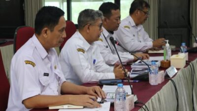 PAPARAN - Pj Wali Kota Tegal Dadang Somantri memaparkan capaian kinerja Triwulan II kepada Tim Evaluator di Ka