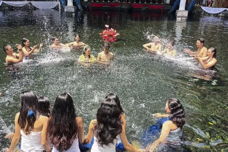 TRADISI DI BOYOLALI - Salah satu tradisi di Boyolali adalah padusan menjelang bulan Ramadhan.