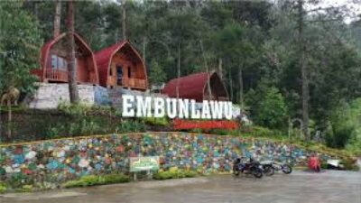 WISATA EMBUN LAWU - Kesejukan alam wisata Embun Lawu Karanganyar menyajikan petualangan.