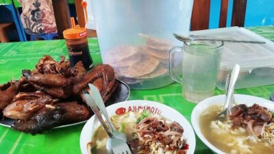 Soto Bebek Mbok Brek menjadi destinasi wisata kuloner yang amat di gandrungi oleh masyarakat Klaten
