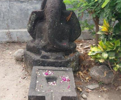 Salah satu artefak unik bercerat dan berkotak pripih di Klaten