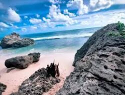 Pantai Karang Payung Wisata Alam Eksotis di Wonogiri, Lukisan Alam Tersembunyi