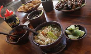 Warung Soto terbaru Solo ini terkenal enak.