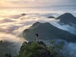 Wisata Gunung Cumbri di Wonogiri, Bukit Kece yang Bikin Kamu Merasa di Atas Dunia