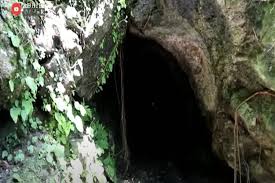 Gua Tlorong memiliki keindahan tersembunyi dan penuh dengan tantangan.