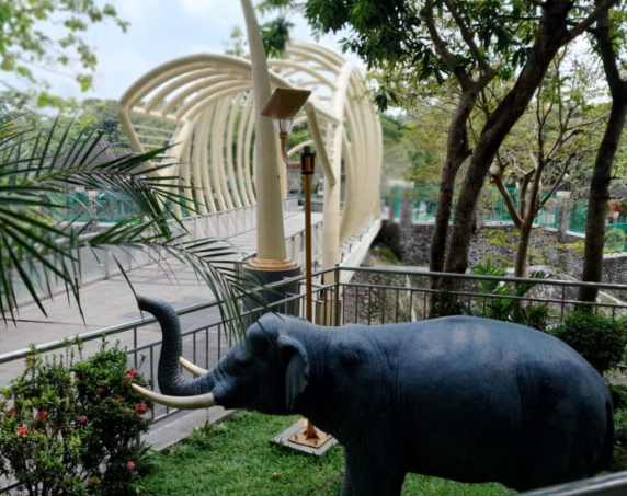 Gading gajah purba sebagai simbol pembangunan wilayah di Pemkab Sragen