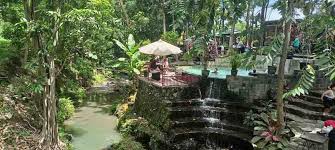 Umbul Besuki di Klaten merupakan Taman Rekreasi air alami