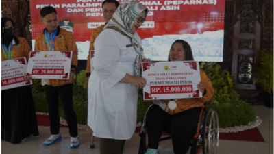 Bupati Sragen Yuni berikan tali asih ke atlet paralimpik