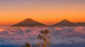 Inilah Wisata Gunung Telemoyo yang ramai dipadati wisatawan.