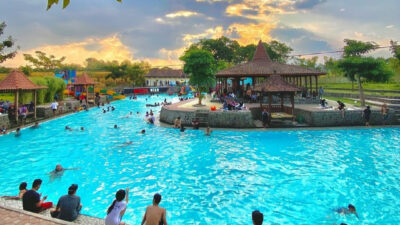 Umbul Kemanten merupakan sumber mata air yang sangat melegenda di Klaten.