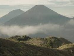 Wisata Gunung Prau Dataran Tinggi Dieng Boyolali, Destinasi Favorit Pendaki Pemula