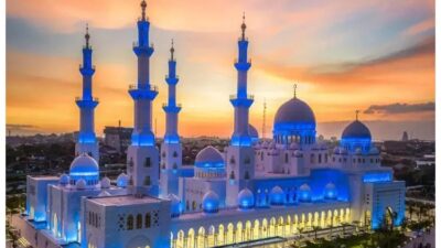Masjid Sheikh Zayed Solo, Wisata Religi Ala Timur Tengah Yang Megah dan Modern