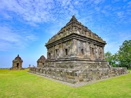 Wisata Candi Ijo tertinggi di Jogja memiliki jejak sejarah dan kecantikan budaya.