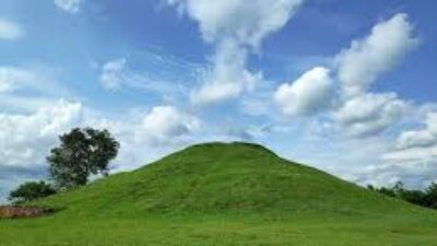 Inilah Wisata Candi Abang dan Berada di Atas Bukit, Situs Bersejarah yang Unik