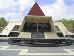 Wisata Museum Karst Wonogiri yang didalamnya terisi masa prasejarah dengan kondisi terkini.