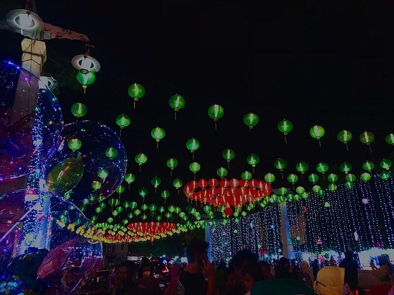 Balai Kota Surakarta menjadi pusat keramaian yang selalu ramai dikunjungi, terutama pada malam hari.