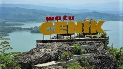 Menikmati Pemandangan Waduk Gajah Mungkur Dari Watu Cenik di Wonogiri