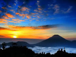 Wisata Bukit Sikunir Dieng Keunikan Telaga Cebong, Golden Sunrise yang Memukau