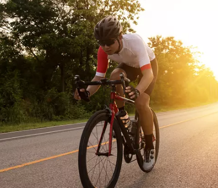 Olahraga kesehatan jantung yang perlu di coba salah satunya bersepeda