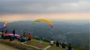 Bukit Paralayang Kemuning Karnganyar.