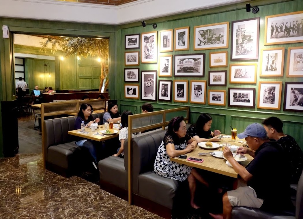 Amco BakeHouse merupakan destinasi kuliner roti dan pastry di Surakarta.