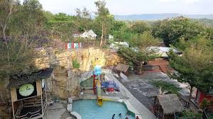 Objek Batu Putih Klaten yang memiliki pemandangan Tebing Batu Kapur.