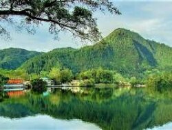 Telaga Sarangan, Legenda Kyai Pasir dan Nyai Pasir Jadi Surga Tersembunyi Pecinta Petualangan dan Fotografi