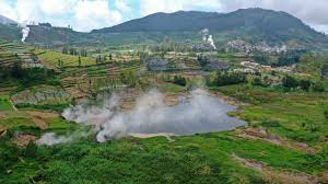 Kawah Sileri memiliki keindahan alam yang eksotis.