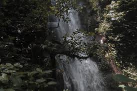 curug pitu-Curug Pitu Wisata Alam Populer, Surga Air Terjun di Pelukan Pegunungan!