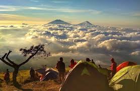 Gunung Sumbing merupakan pendakian primadona di Jawa