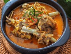 Pilihan Warung Tengkleng Paling Enak dan Legendaris yang Ada di Solo