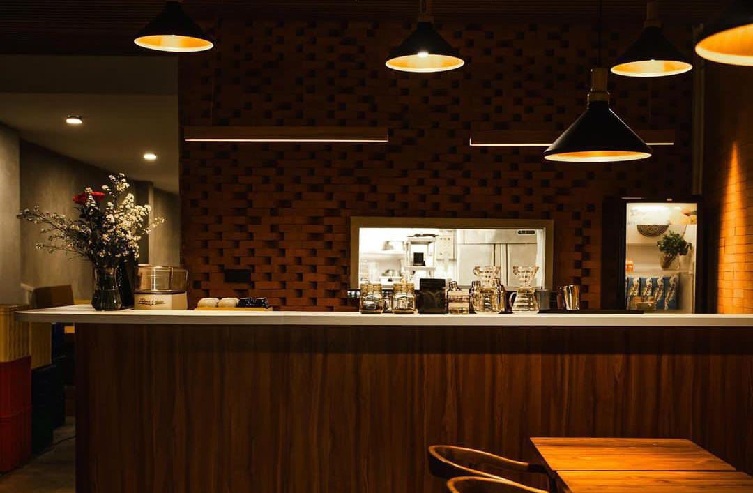 Losso Kitchen & Gallery merupakan tempat utama menikmati makanan sekaligus menjelajahi galeri seni.