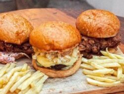 Makan Daging di Solo, Resto Casual Dining dengan Suasana Modern