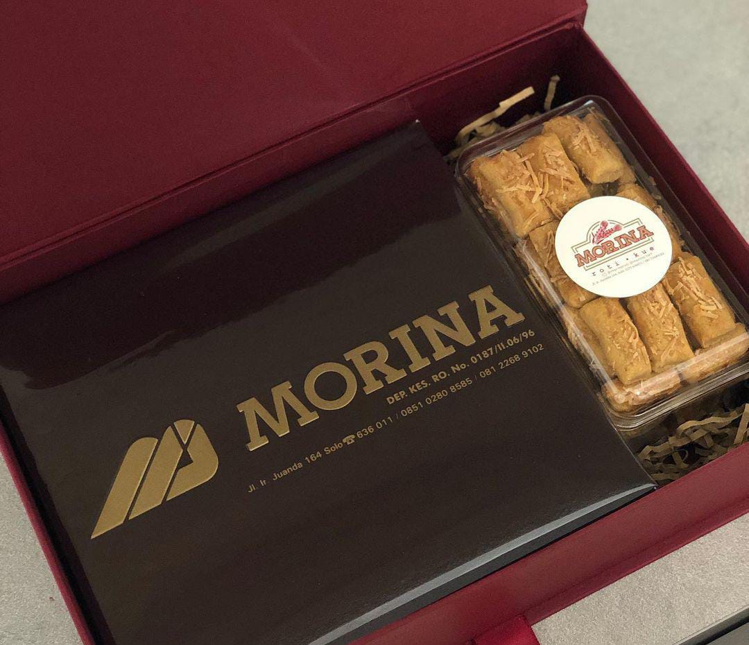 Roti Kue Morina merupakan oleh-oleh yang melegenda dan memiliki cita rasa yang khas.