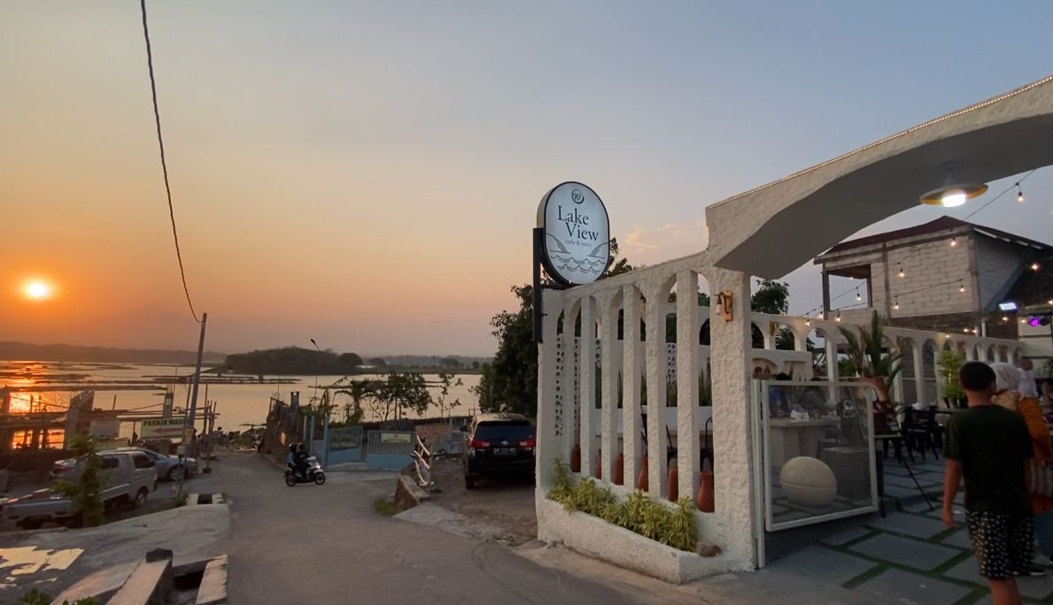 Lake View Boyolali merupakan wisata alam yang menarik di Boyolali.