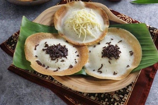 Serabi Solo salah satu kuliner khas Solo.