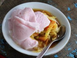 Sensasi Pedas dan Segar dari Rujak Es Krim Tradisional di Kota Solo