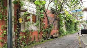 Kampung Batik Kauman warisan budaya Solo.